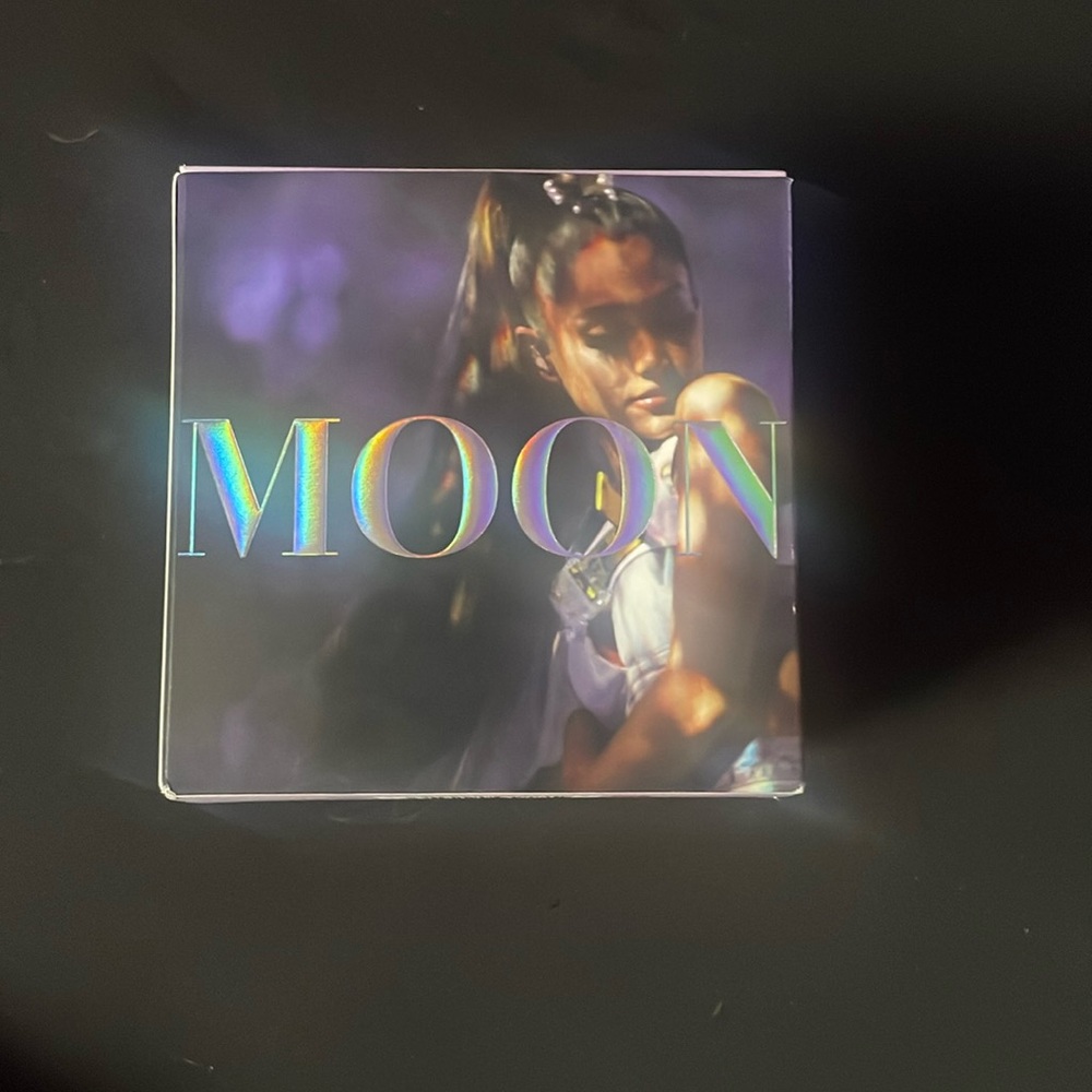 Moonlight by Arianna grande perfume